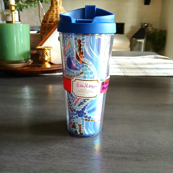 Lilly Pultziet Lg Tumbler Nwt - Picture 1 of 2